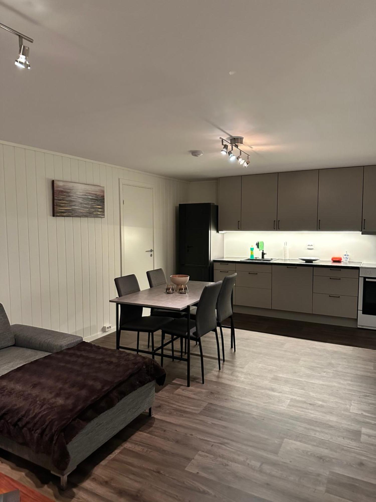 Your Home Away From Home, Apartment 2 Tromsø Exteriör bild